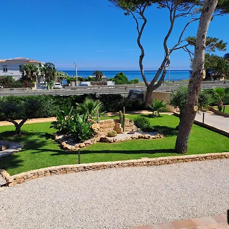Albamonte Apartament Carini